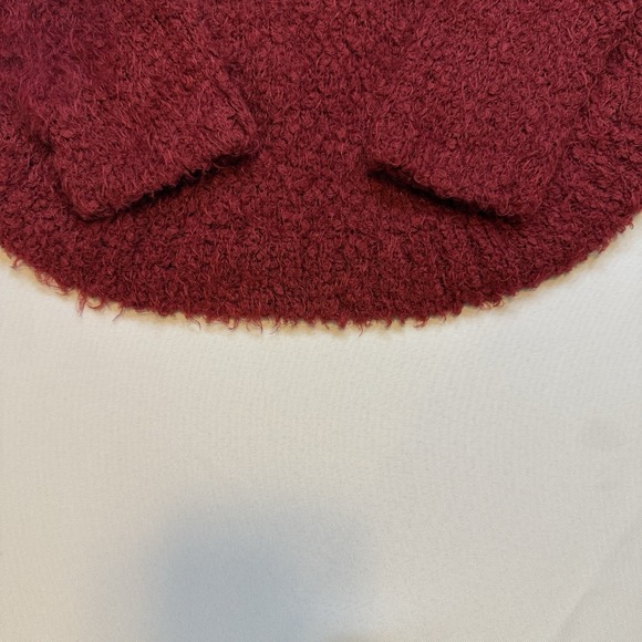 Almost Famous Red Sweater Text Bear Shaggy Long Sleeve V-Neck Cozy Workwear Sz M - Picture 4 of 8